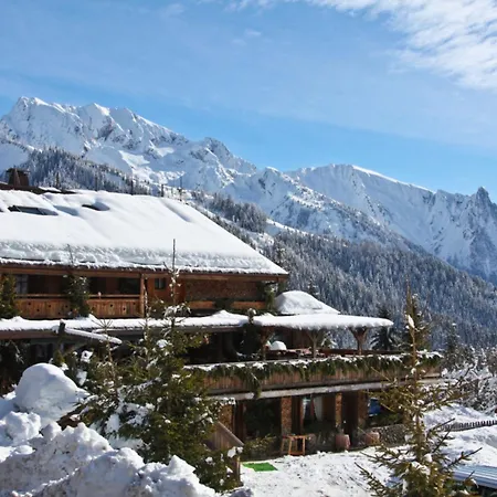 Karavi Chalet *